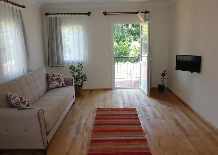 Guelsuem Hanim Evleri Орхание